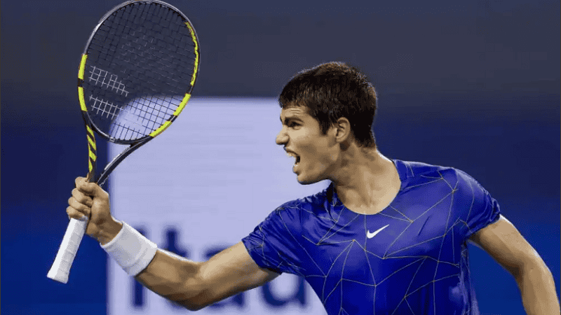 Alcaraz obtuvo su primer título profesional en 2021.