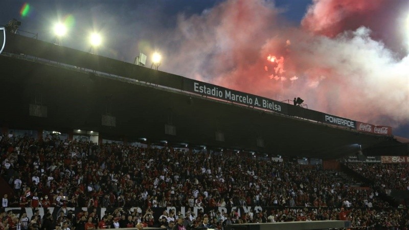 El pueblo rojinegro aprovechó para celebrar el triunfo de la fecha anterior.