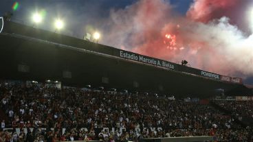El pueblo rojinegro aprovechó para celebrar el triunfo de la fecha anterior.