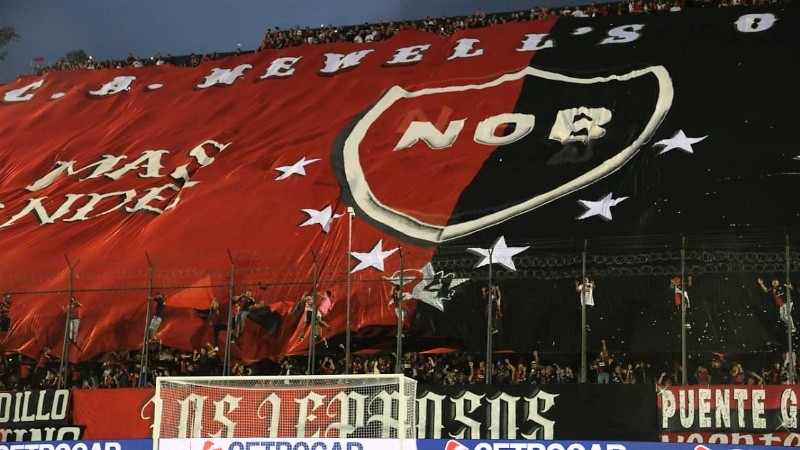 El pueblo rojinegro aprovechó para celebrar el triunfo de la fecha anterior.