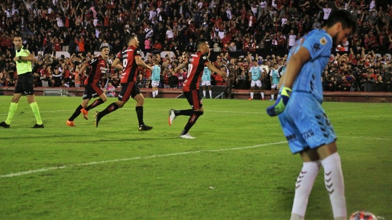 Un festejo por triplicado que sirve para dar pelea.