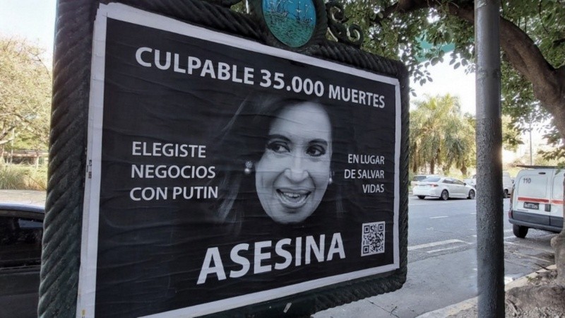 Sigue la investigación sobre los afiches contra Cristina Kirchner. 