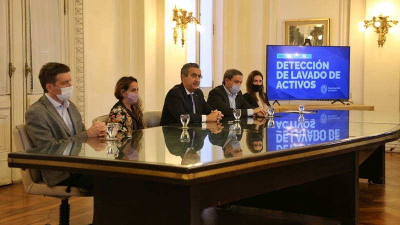 Javkin en la presentación de este miércoles por la mañana en la Municipalidad