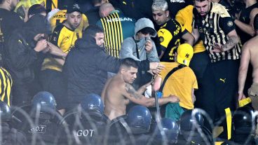 Los simpatizantes uruguayos llegaron en gran número a la capital santafesina.