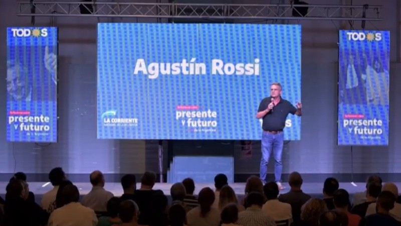 Agustín Rossi cerró el acto en Rosario.