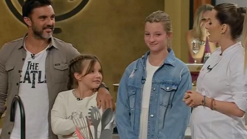 Sienna y Allegra junto a Mica Viconte y Poroto Cubero