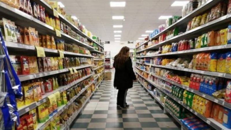 En los últimos 12 meses se destaca la suba de más de un 60 % en un conjunto de productos que conforman la canasta alimentaria y otras de elementos de primera necesidad para el consumo del hogar. 