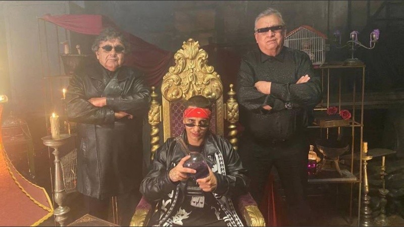 La invitación a Neo Pistea se incluye en una lista de colaboraciones estelares que la banda puso en marcha para celebrar sus 50 años de carrera.