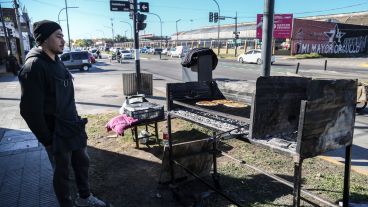 La suba de la harina eleva los costos pero el trabajador trata de no trasladarlo al consumidor.
