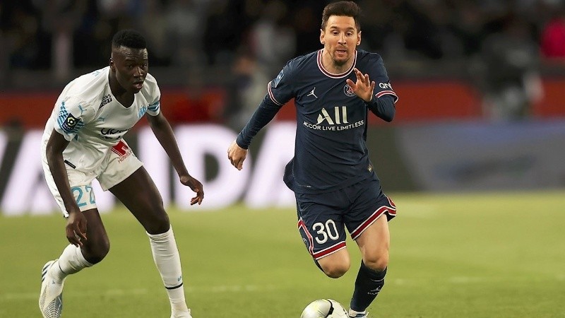 Leo marcó dos goles pero fueron anulados.