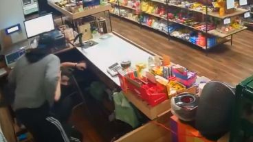 El ladrón fue derecho a la caja.