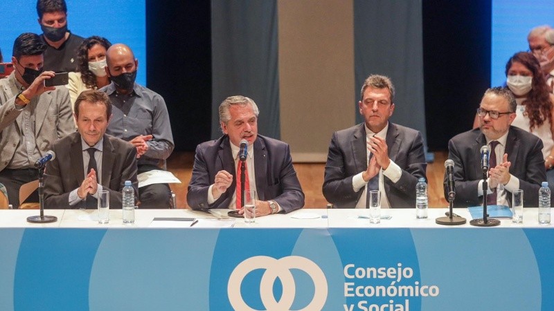 El presidente indicó que apunta a empezar a resolver el tema con los anuncios de Guzmán.