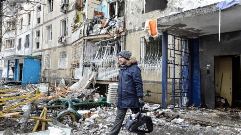 Buscan poner fin a la invasión que se lanzó hace dos meses.