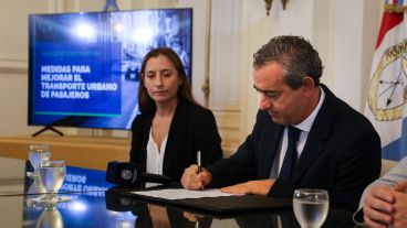 La conferencia de Pablo Javkin presentando la nueva conformación del transporte público.