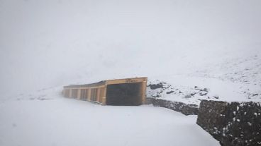 Es posible que la nieve cese en los próximos días y el paso se vuelva habilitar.