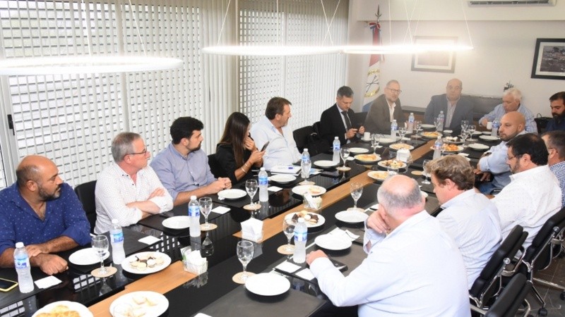 La reunión del lunes en Puerto San Martín. 