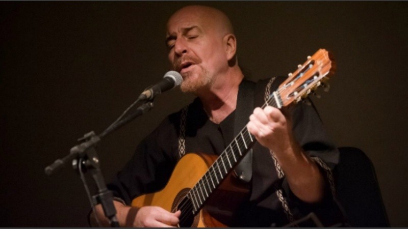 El cantautor y docente Ica Novo