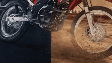 Se encuentra disponible en tres colores: blanco, negro y rojo