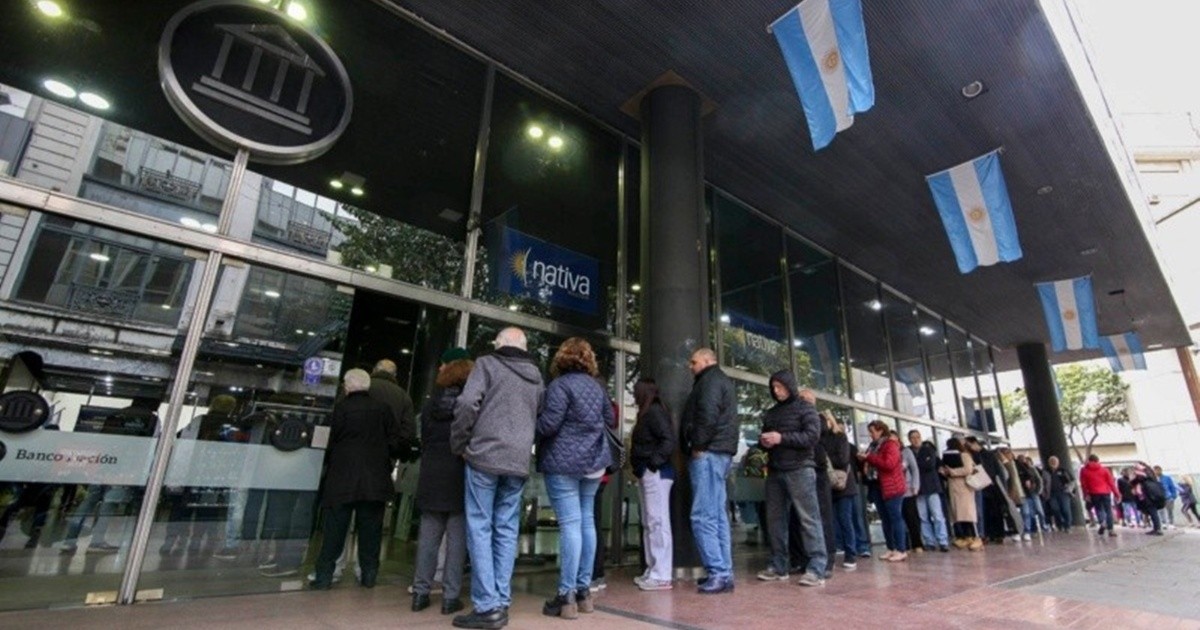 Por el paro bancario, se adelanta el pago a beneficiarios que cobran el ...
