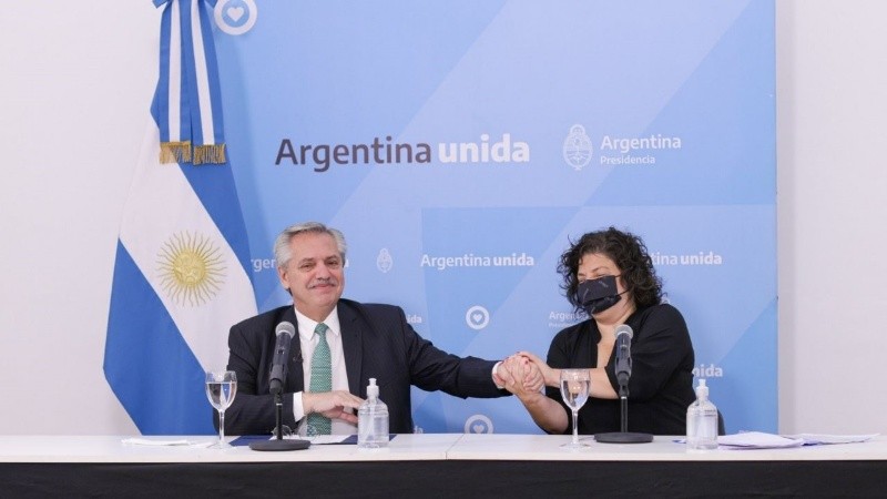 Alberto Fernández junto a la ministra de Salud, Carla Vizzotti, durante la presentación del plan.