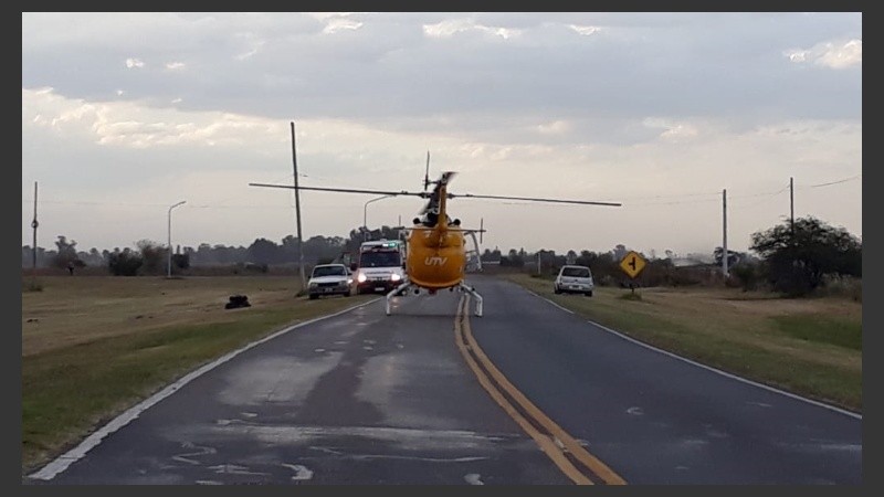 Un helicóptero sanitario inició el traslado hacia el Heca.
