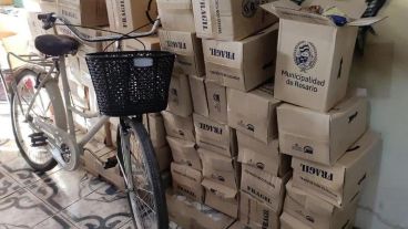 Las cajas con alimentos del "Plan Cuidar" encontradas en la casa de Máximo Ariel Cantero.