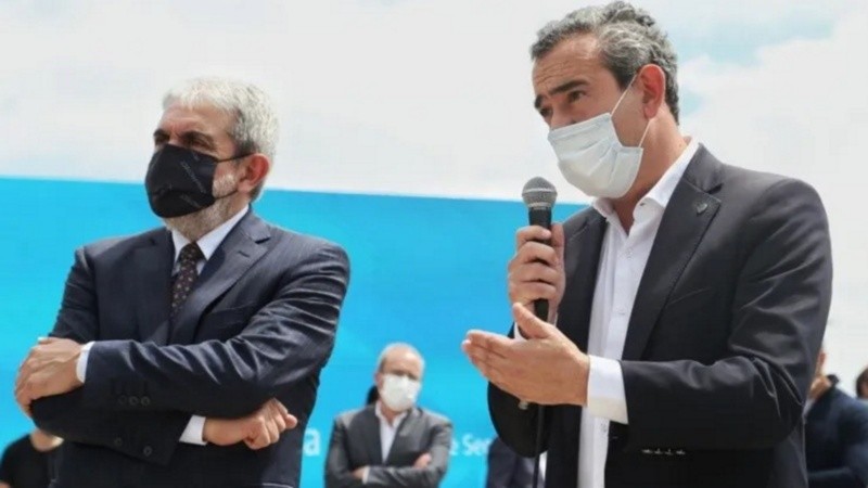 Fernández y Javkin durante la visita del ministro a la ciudad.