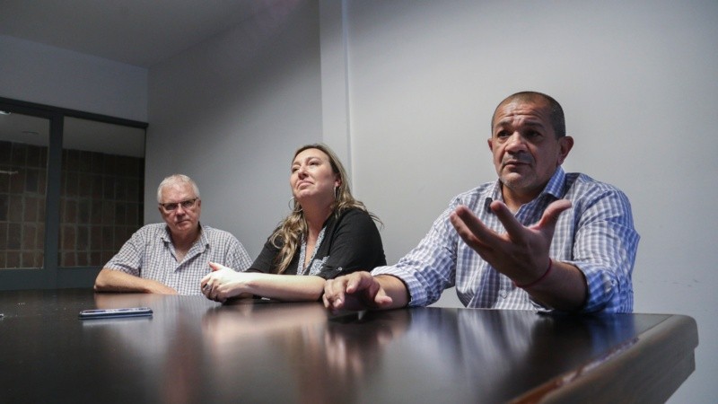 Los tres sindicalistas en una charla abierta con Rosario3 por el Día del Trabajador