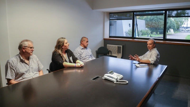 Los tres sindicalistas en una charla abierta con Rosario3 por el Día del Trabajador