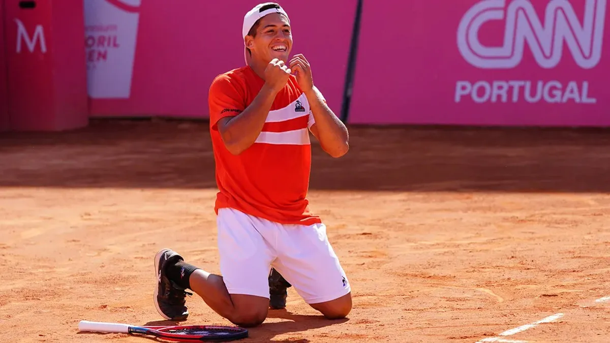 Con 21 años, Sebastián Báez se consagró en Estoril y se metió entre los mejores 40 del ranking.