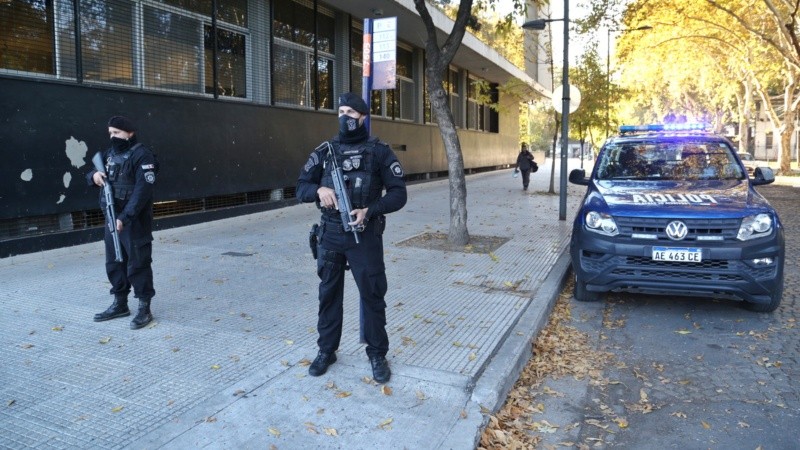 El despliegue del operativo especial en Sarmiento y Virasoro.