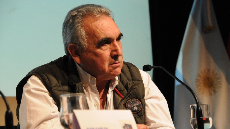 Juan Carlos Schmid, titular del sindicato de Dragado y Balizamiento, exponiendo el martes en la Bolsa.