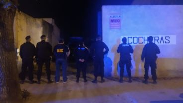 El dato que manejaban los investigadores era que allí se encontraba un Volkswagen Bora gris bajo sospecha en causas por abusos de arma.