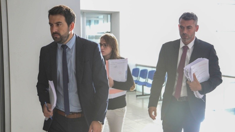 Los fiscales Gastón Ávila, Valeria Haurigot y Franco Carbone en una nueva jornada de audiencias.