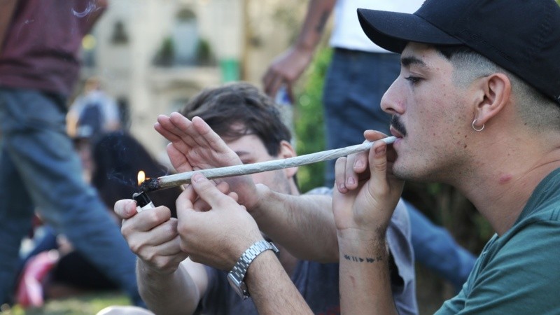 La concentración en la ciudad comenzó a las 14 en la plaza San Martín.