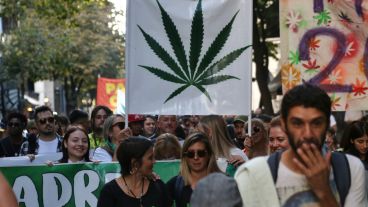 La marcha cruzó el centro hasta el Monumento a la Bandera.