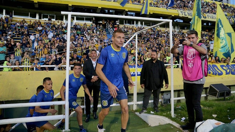 La emotiva despedida del goleador canalla este sábado en el Gigante. 