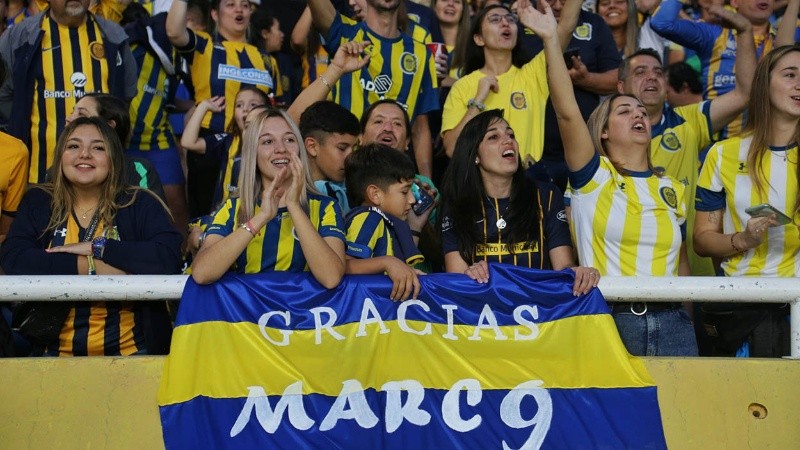 La emotiva despedida del goleador canalla este sábado en el Gigante. 