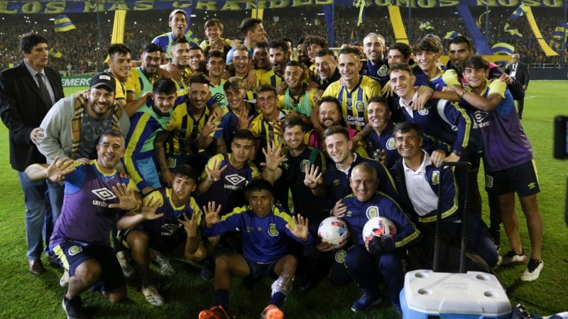 La emotiva despedida del goleador canalla este sábado en el Gigante. 