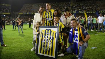 La emotiva despedida del goleador canalla este sábado en el Gigante.