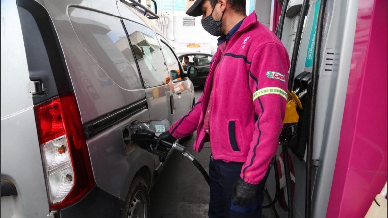 “Cada vez que las petroleras no está de acuerdo con el precio, lo empiezan a retacear