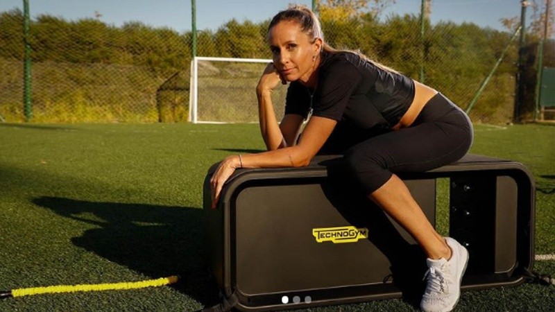 La extenista participará del torneo de leyendas en París junto con Gabriela Sabattini.