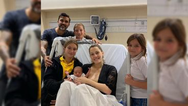 La tierna foto familiar de Poroto y Mica con Luca, Indiana, Allegra y Sienna.