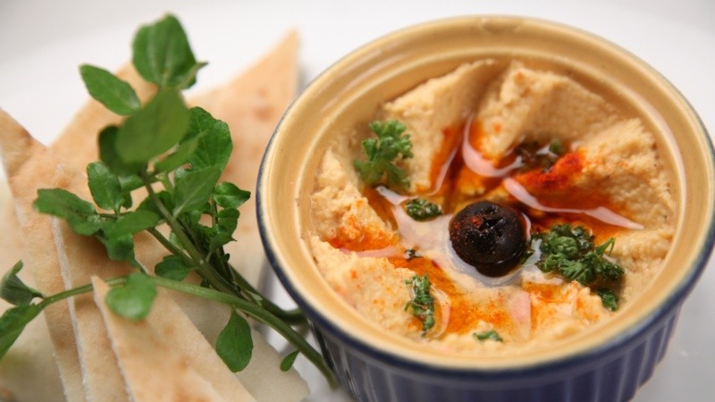 Tradicionalmente, la preparación se realiza con garbanzos cocidos