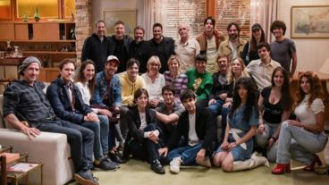 Parte del elenco de "Atav2