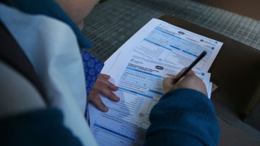 Las imágenes de los censistas haciendo su trabajo en Rosario este miércoles.