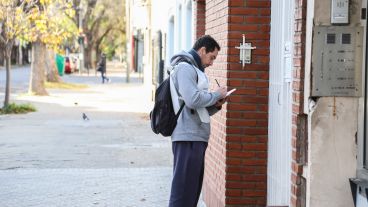 Las imágenes de los censistas haciendo su trabajo en Rosario este miércoles.
