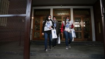Las imágenes de los censistas haciendo su trabajo en Rosario este miércoles.