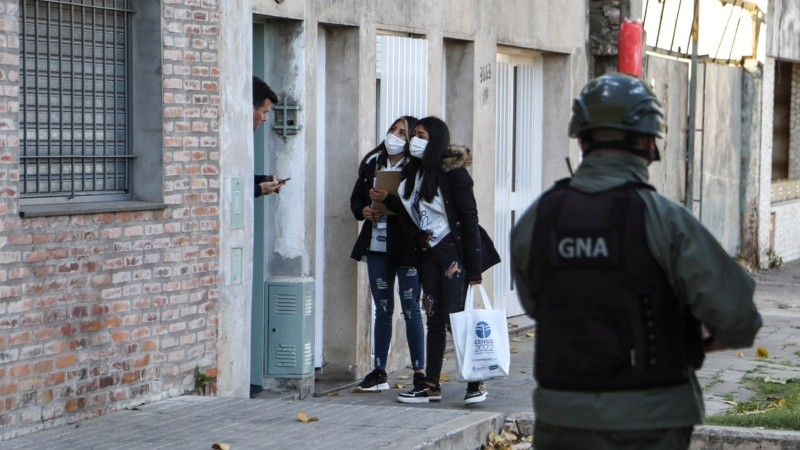 Las imágenes de los censistas haciendo su trabajo en Rosario este miércoles.