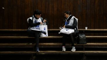 Las imágenes de los censistas haciendo su trabajo en Rosario este miércoles.
